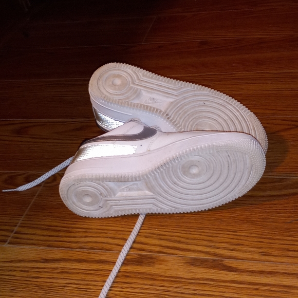 Women's Nike Air Force 1 - Picture 3 of 5